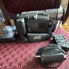 JVC GR-AXM230U VHS-C Handheld Camcorder 50x/400x Zoom 2.5" LCD Gray