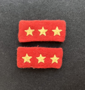 NICE PAIR OF EARLY WWII JAPANESE ARMY SUPERIOR PRIVATE RANK INSIGNIA, PATCH, TAB