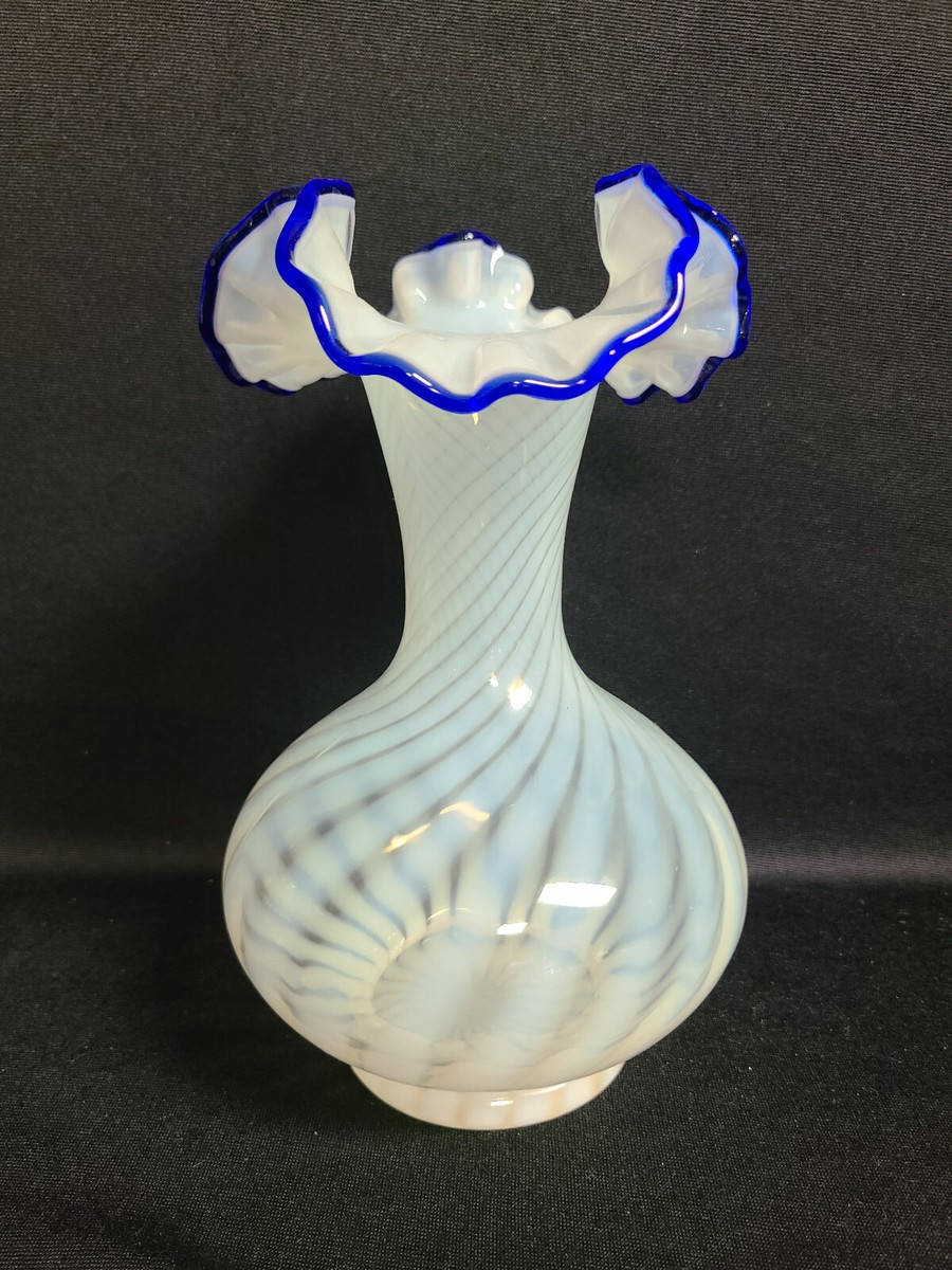 Fenton 2658 Opalescent Spiral Optic Blue Ridge Vase, 1985 80th