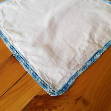 altes Stofftaschentuch Taschentuch wei&szlig; blau Stickerei Vintage