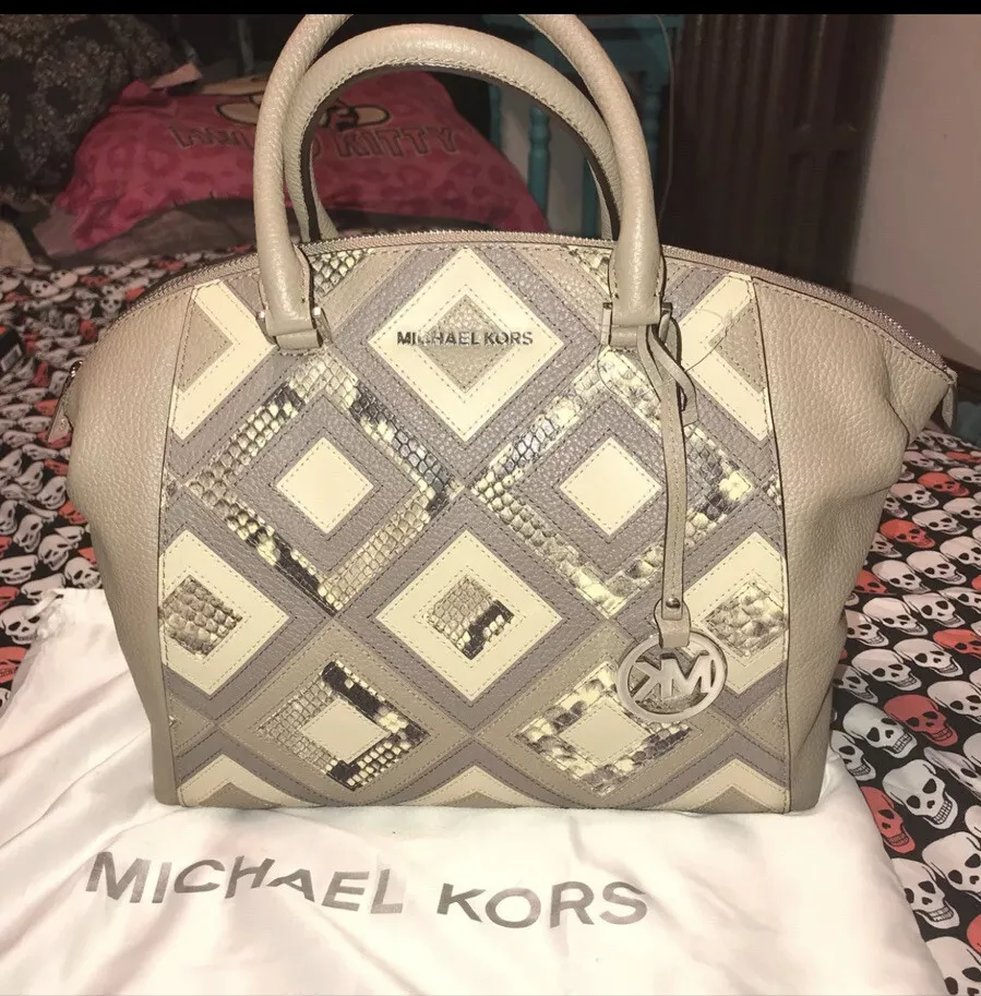 Michael kors riley outlet large