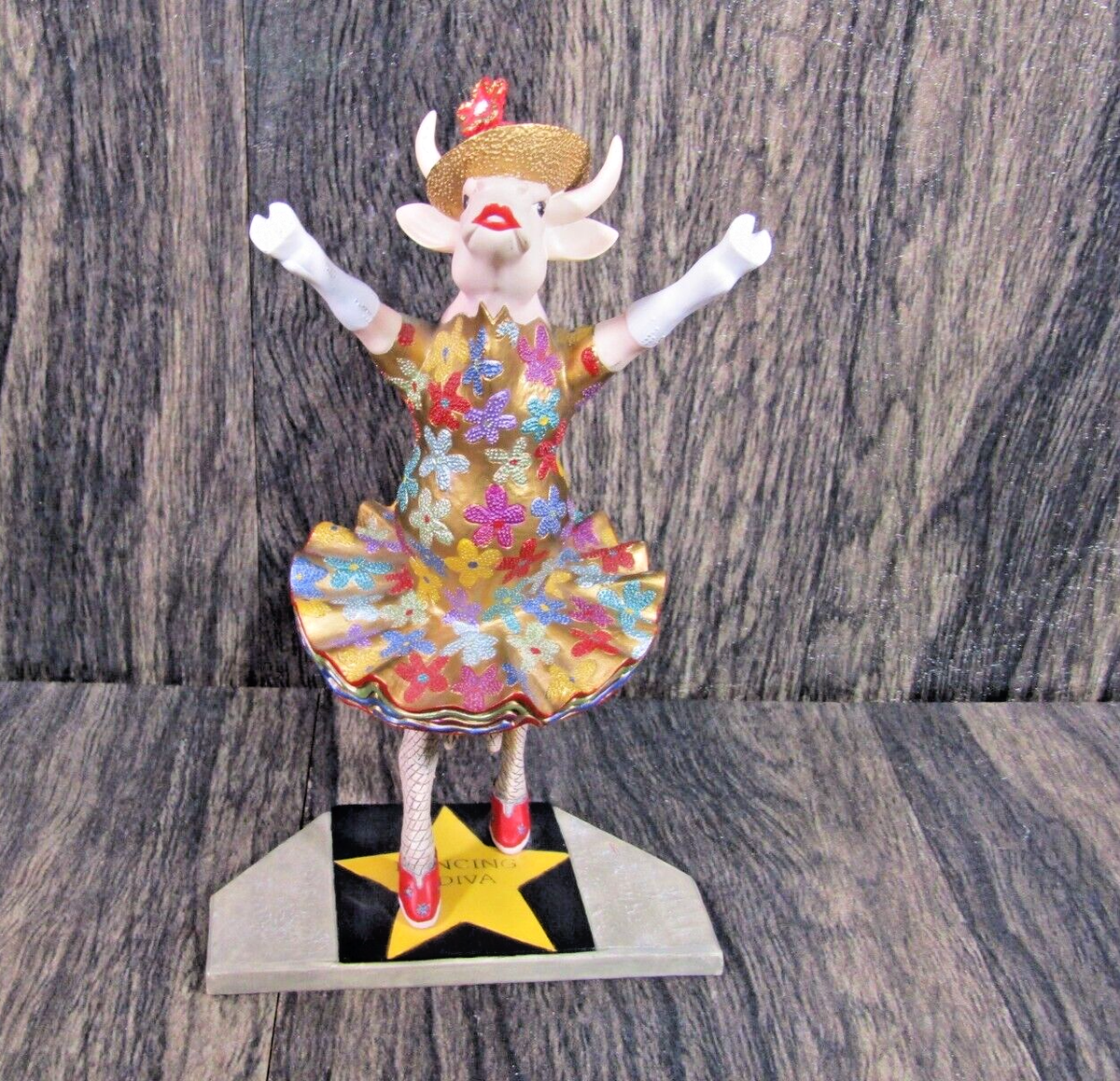 2001 Westland Cow Parade #9132 Dancing Diva Ballerina Retired