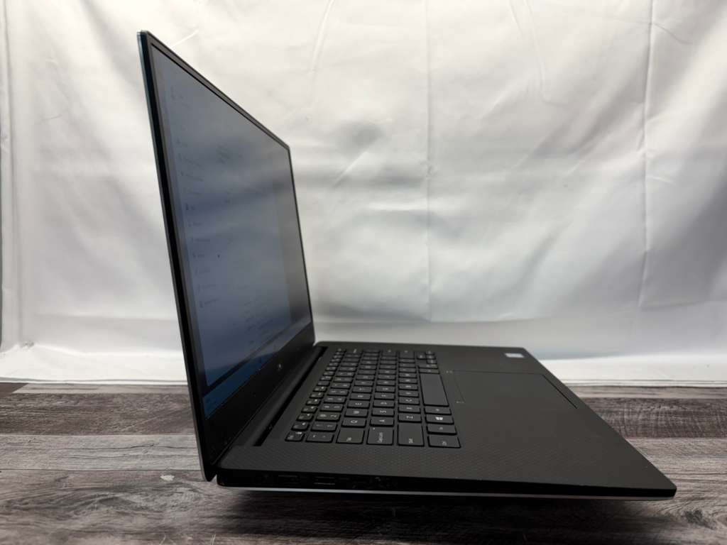 Dell XPS 15 9570(i7 8th Gen / 16GB RAM / 256GB SSD / GTX 1050Ti