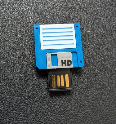 FLEXI ARCADE Blank floppy disk style USB Flash Drive 8GB – Retro Floppy Disk Style