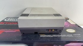 Consola Nintendo NES Sistema Juego de Acci&oacute;n Completo En Caja Buen Estado PROBADO Sin Juego