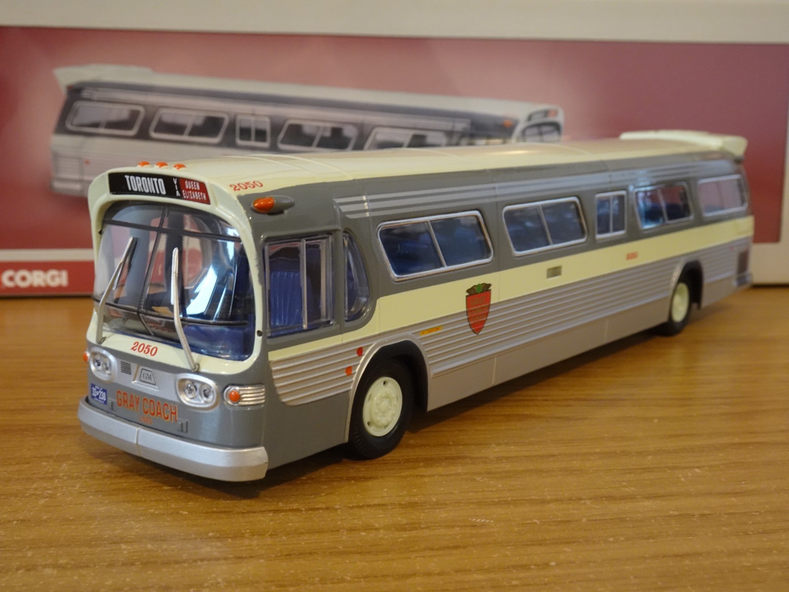CORGI CLASSIC GRAY COACH LINES GENERAL MOTORS GM FISHBOWL BUS MODEL US54309 1:50