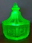 Vintage Green 8 Sided Imperial Butterpat Glass Candy Dish w Lid Birds Hearts 🌟