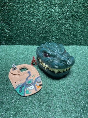 Vtg 1994 Toho Trendmasters Godzilla Head With Extra Playset Micro Battle Playse.