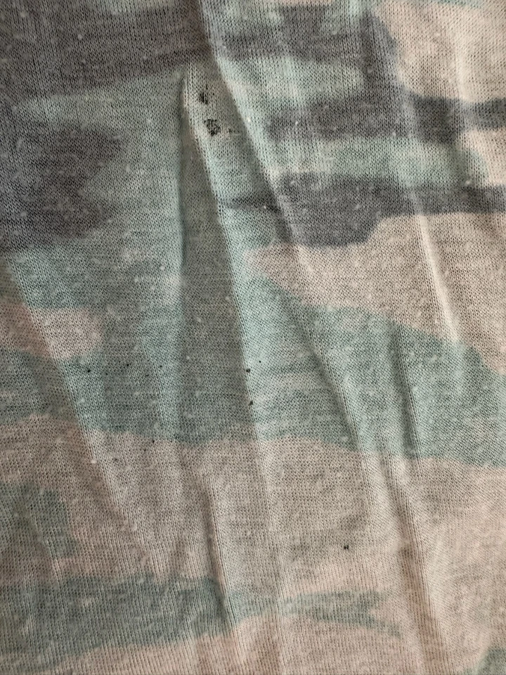 Camiseta Rue21 Favorite para mujer cuello en V azul gris camuflaje talla 2X Foto 4 de 4