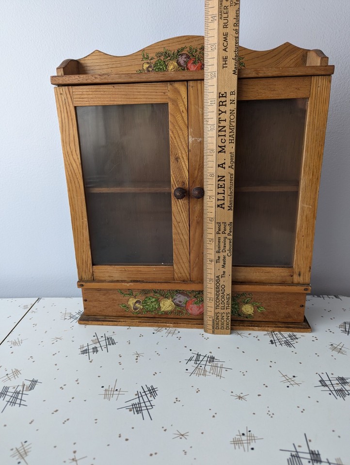 Vintage Spice Rack Wall Hanging Applique Vegetables Two Glass Doors