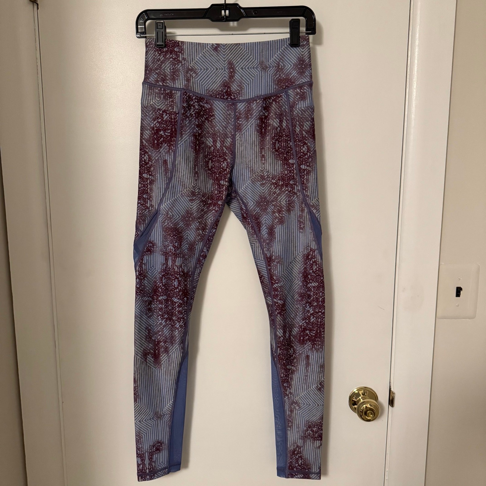 Calia by Carrie Underwood Essentials Zipper Pocket Leggings Purple Size Small