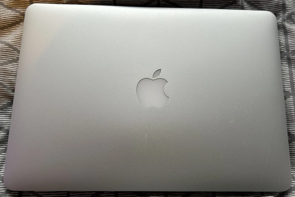 Macbook Pro a1502 i5 1tb - Image 4 of 4