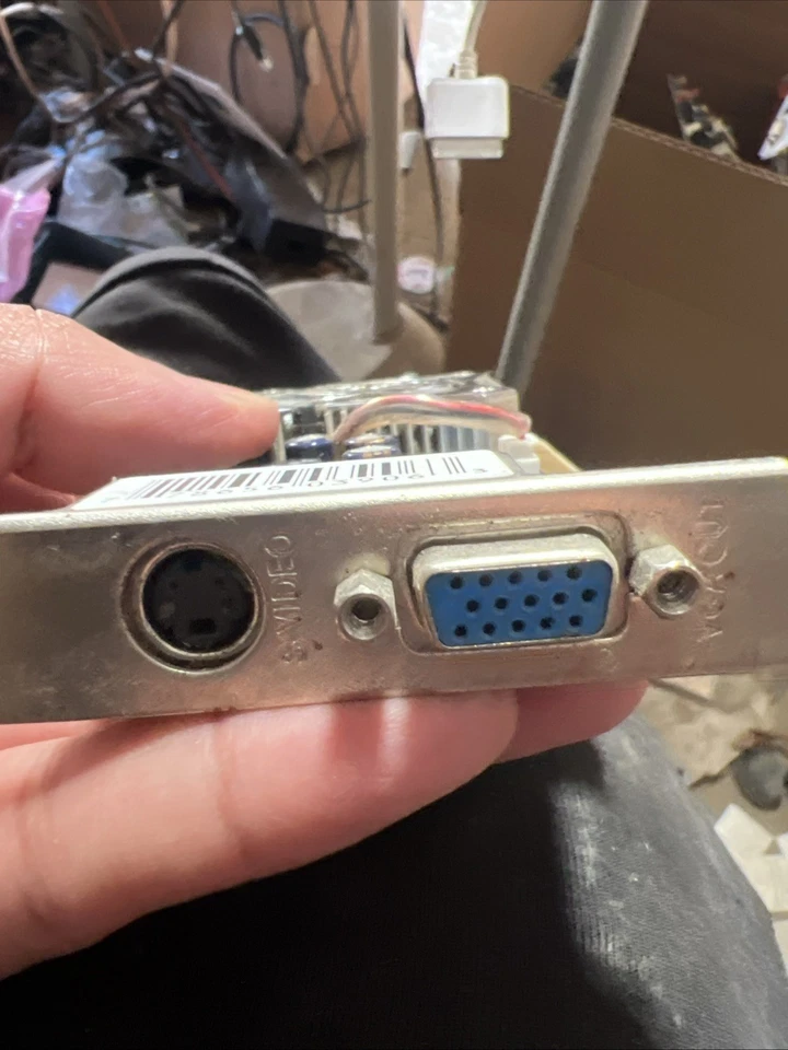 Nvidia GeForce GF FX5200 128MB DDR TV PCI Video Card PV-T64K-NTF7 - Image 2 of 4