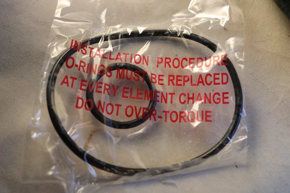 FILTRO DE ACEITE DE FÁBRICA LEXUS 2007-2023 ES350 (04152-YZZA1) Foto 4 de 4
