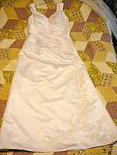 SLEEVELESS WEDDING DRESS V-NECK - (SIZE 14)