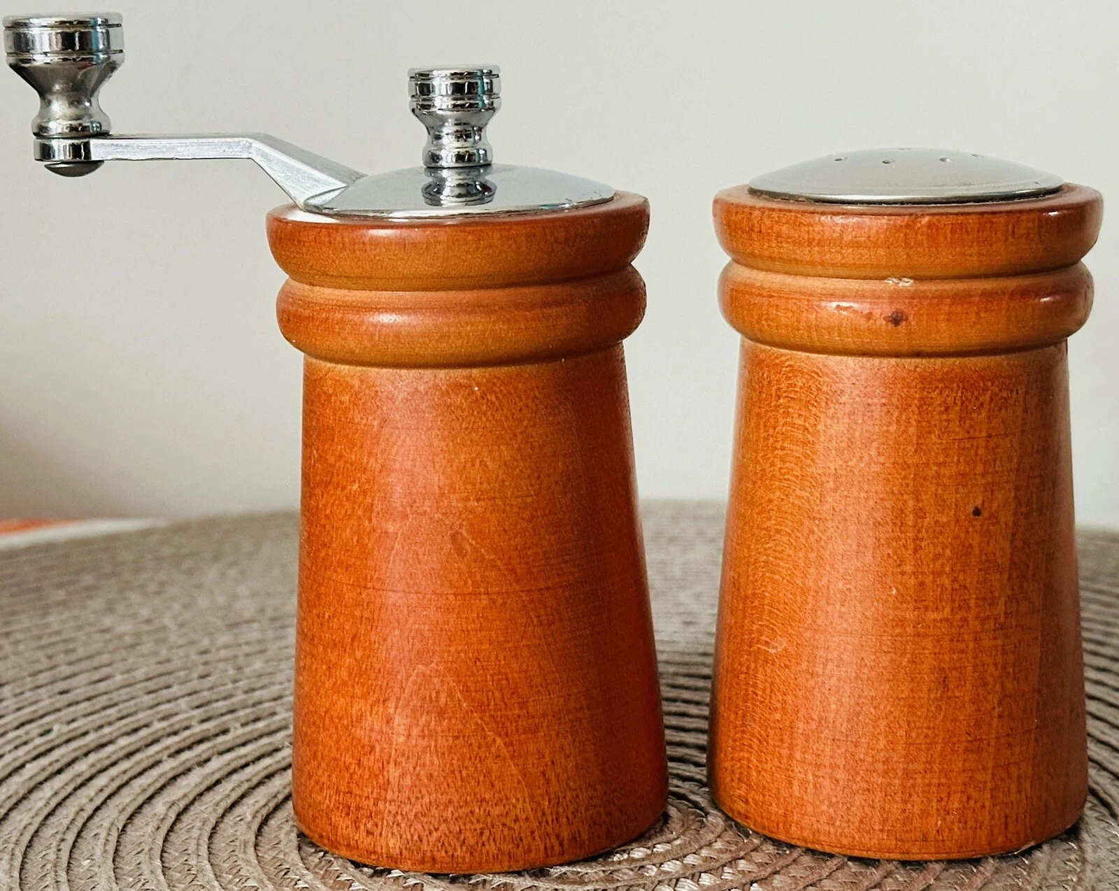 Vintage OLDE THOMPSON Wooden Pepper Grinder Mill Salt Shaker Set- Never Used
