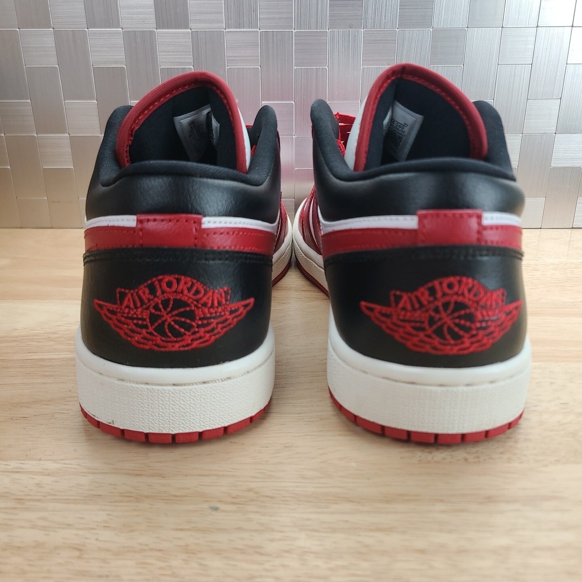 NIKE エアジョーダン1 ロー レッド/ブラック DC0774-160 JORDAN Air 1 Low DC0774 160 - Shiekh