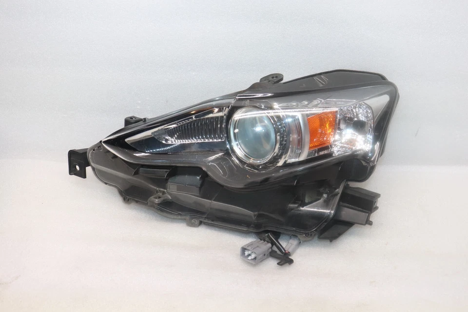 Faro de xenón HID para conductor izquierdo Lexus IS250 IS350 2014 2015 2016 FABRICANTE DE EQUIPOS ORIGINALES Foto 2 de 4