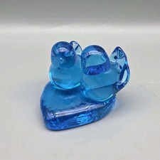 Vintage Leo Ward 1991 Double Bluebirds of Happiness on Heart Base Art Glass