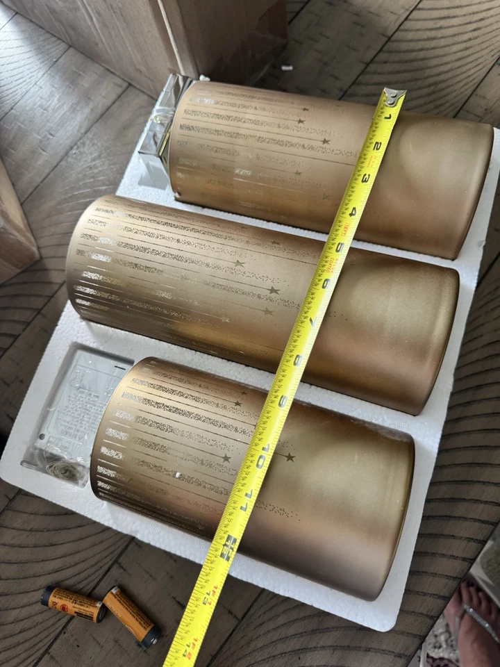 3 件套金色星夜照明飓风 Valerie Parr Hill — 第 3/4 张图片