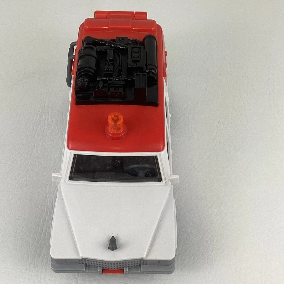 Ghostbusters Ecto-1 Vehicle Replica Cadillac Miller-Meteor LED Lights Toy 2016 - Image 4 of 4