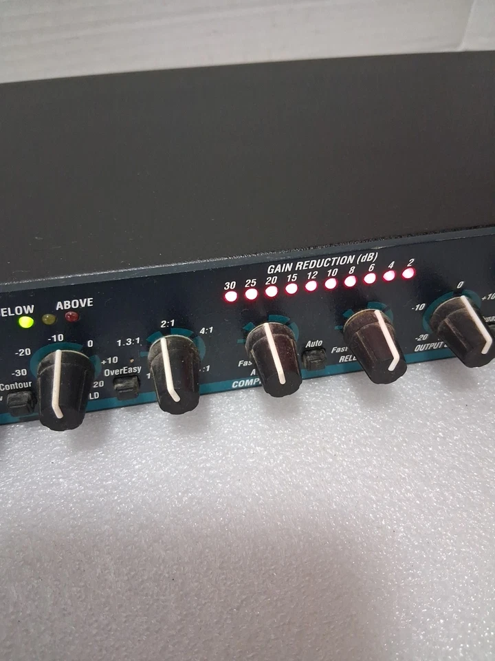 DBX 166XL – Audio Compressor/ Limiter/ Gate No Barcode Sticker. No Cables/Cords - Image 3 of 4