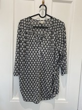 Women’s H&M black & white pattern v neck top 3/4 sleeves mama maternity size XL