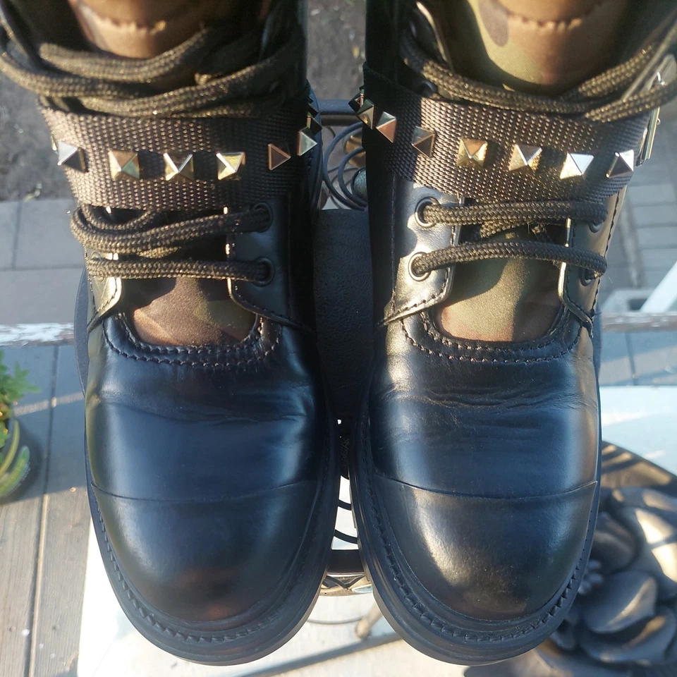 Botas de Combate Valentino Garavani RockStar Camufladas [VSW CLO 2 36] EE. UU. Talla 6 Foto 2 de 4