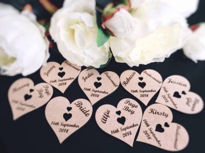 personalisierte Herzen für Hochzeit Kleiderbügel Braut, Bräutigam, Brautjungfer, Blumenmädchen