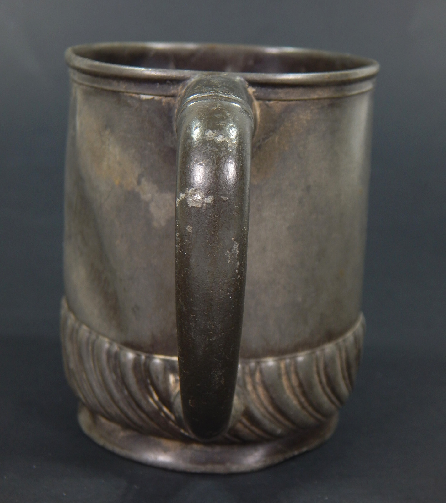 VINTAGE MIDDLETOWN PLATE CO. QUADRUPLE PLATE 164 HARD WHITE METAL GILT CUP MUG