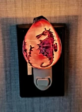 Carved Tigre Cowrie SeaHorse Night Light Ocean Scene Plug In Beach Decor