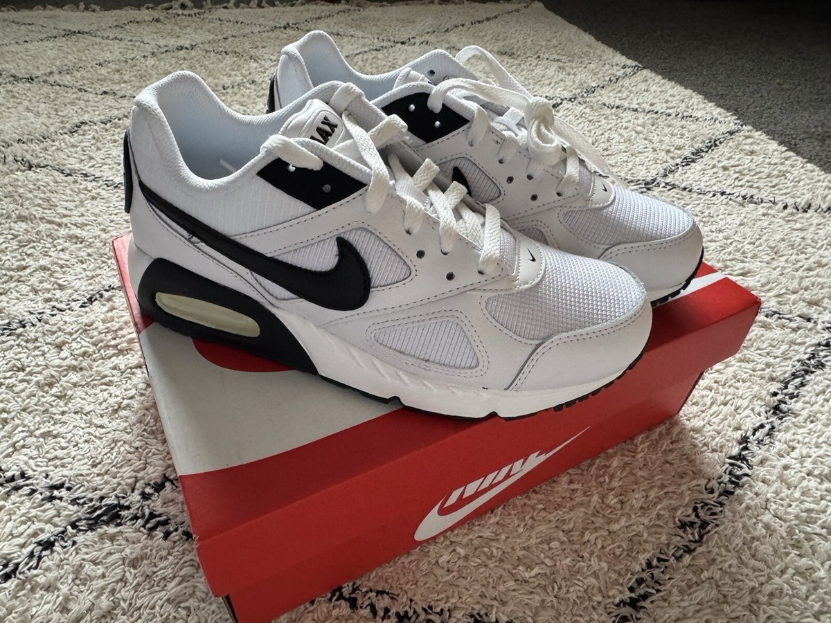 air max ivo trainers