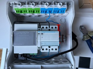 Tinkerforge Warp Energy Manager Hager ESC 240S Schütz