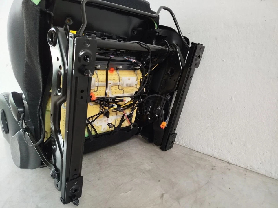 Renault Megane 3 III Grandtour Sitz vorn links Fahrersitz Kunstleder GT Logo - Bild 3 von 4