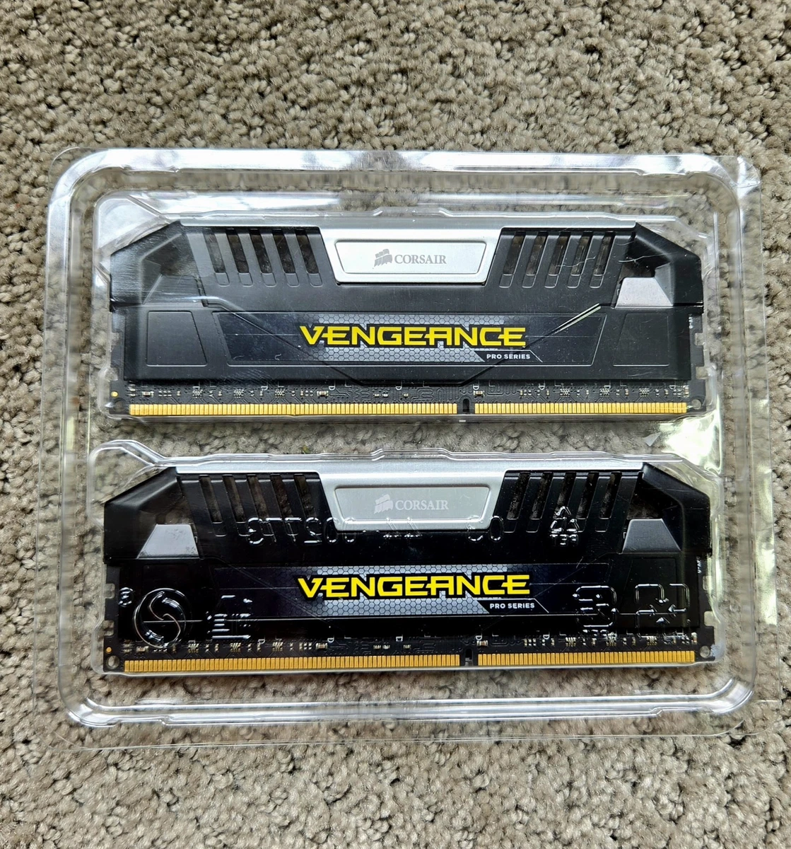 PC3-17000 (DDR3-2133) Bus Speed Computer RAM 16 GB Total Capacity