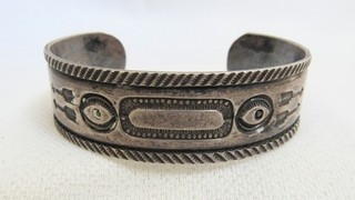 Vintage Fred Harvey Die Stamped Designs Navajo Indian Sterling Silver Bracelet