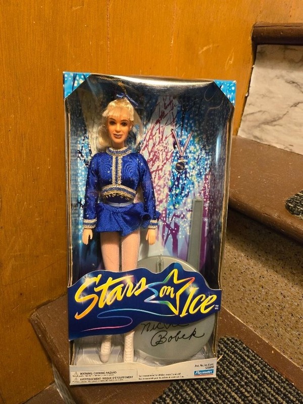 Stars on Ice skater Nicole Bobek, Barbie Type, 1998 NRFB