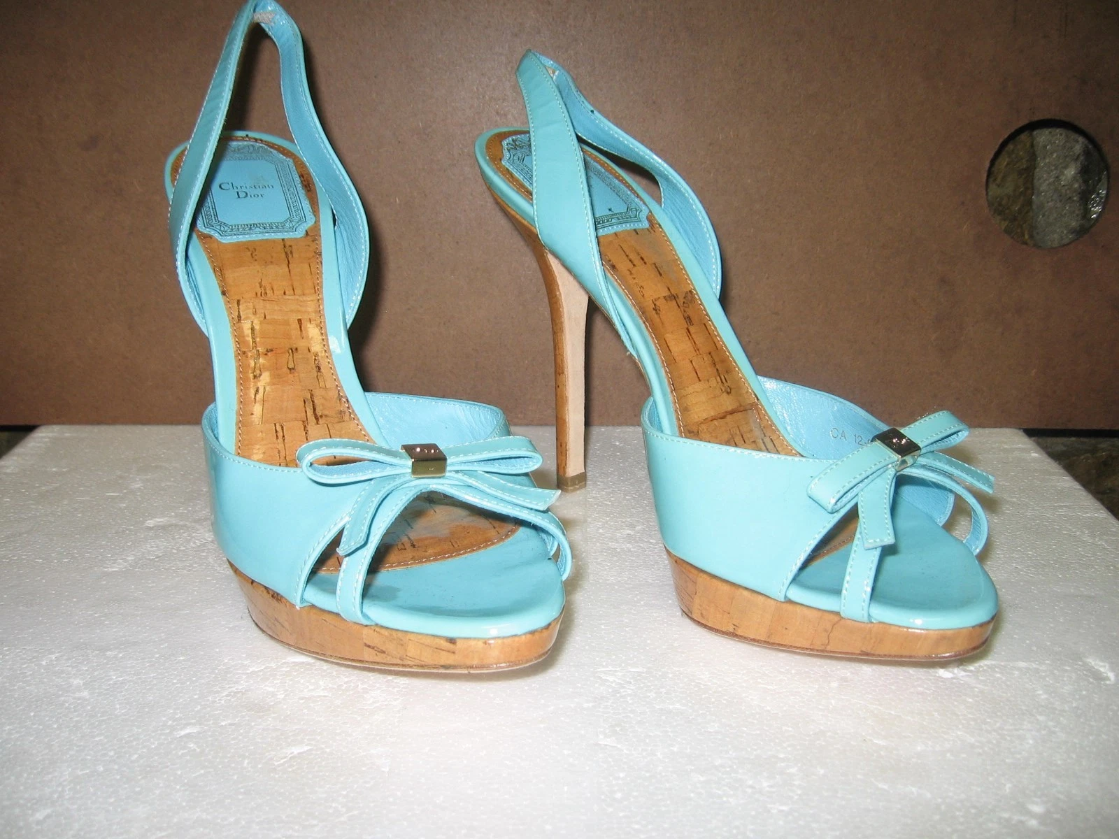 Chaussures bout ouvert en cuir verni bleu Christian Dior bébé 37,5