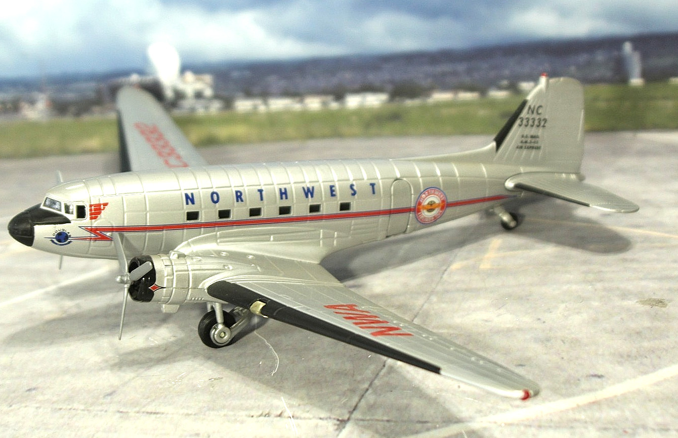 Historic Douglas DC3 Northwest Airlines 1:72 Scale EXTREMELY RARE