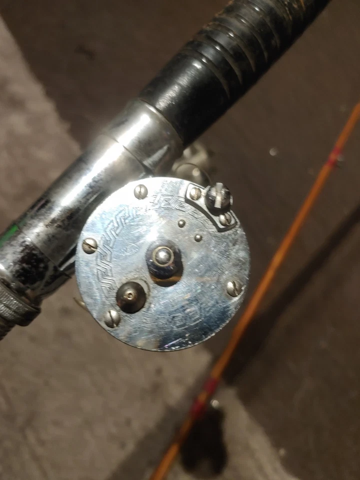 Caña de pescar vintage 74 pulgadas con 2 carretes Foto 3 de 4