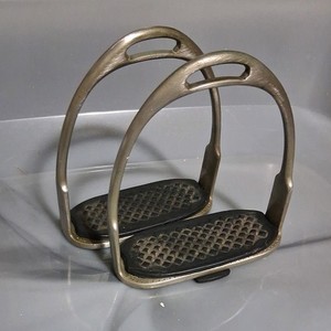 Vintage, 1980s English Stirrup Irons, 5"