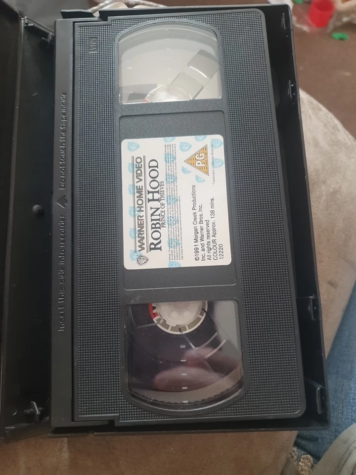 Robin Hood Prince Of Thieves - Kevin Costner (PAL VHS) Includes music video - Image 4 of 4