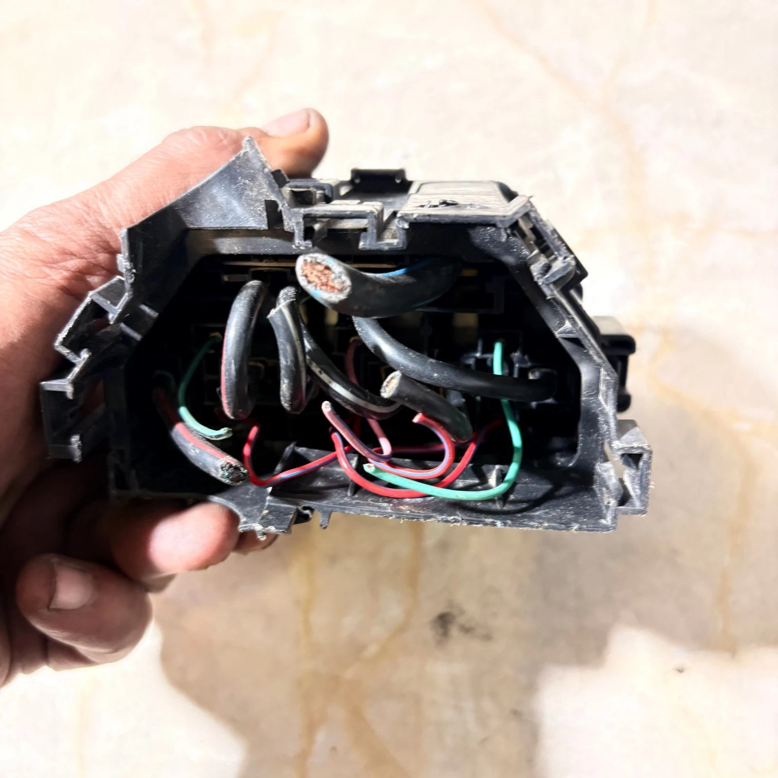 Toyota RAV4 relay and fuse box actual item mounting and wiring