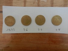 lot d'anciennes pièces de