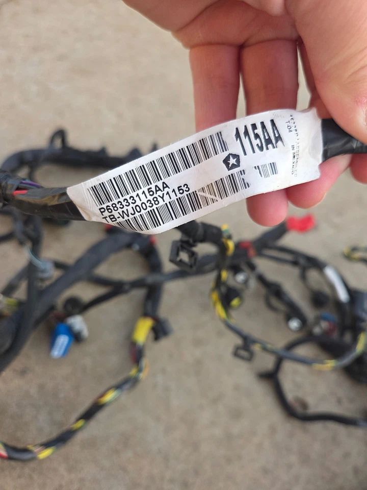 Jeep Grand Cherokee Trackhawk 2018 fabricante de equipos originales lado izquierdo del conductor arnés de puerta delantera Foto 2 de 4