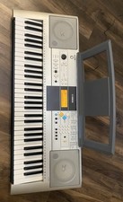 Yamaha YPT-320 Portable Digital Electronic Keyboard Silver- Great Condition 