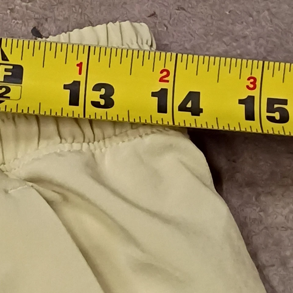 👾LULULEMON Men’s Swim Shorts With White Liner -Light Yellow Green Sz 28x17.5 - Image 4 of 4