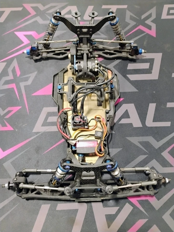 Team Associated T6.1 1/10 2wd Stadium Truck w/ Servo ESC Motor - Image 2 of 4