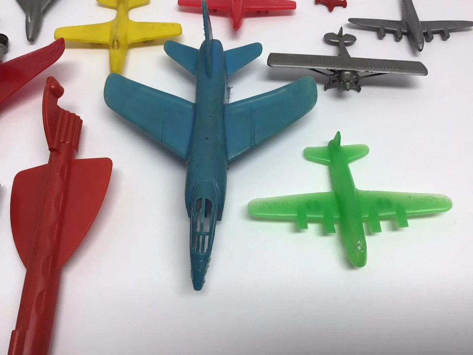 LOTE De Colección 13 Aviones de Plástico Plasticraft Tootsietoy Joyride Patrulla Espacial USAF Foto 4 de 4