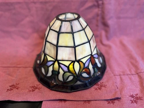 Vintage Tiffany Style Stained Glass Bell Shaped Lamp Shade 5.75" L x 8.75 W. BR